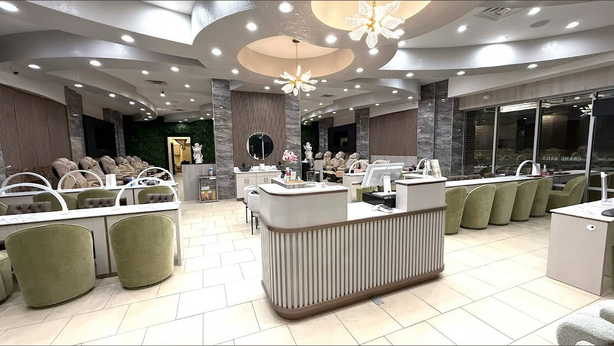 Mimosas Nail Bar - Fayetteville logo