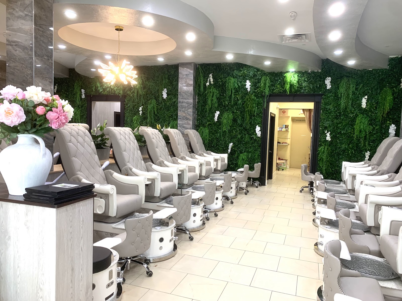 Mimosas Nail Bar - Fayetteville nail photo 1